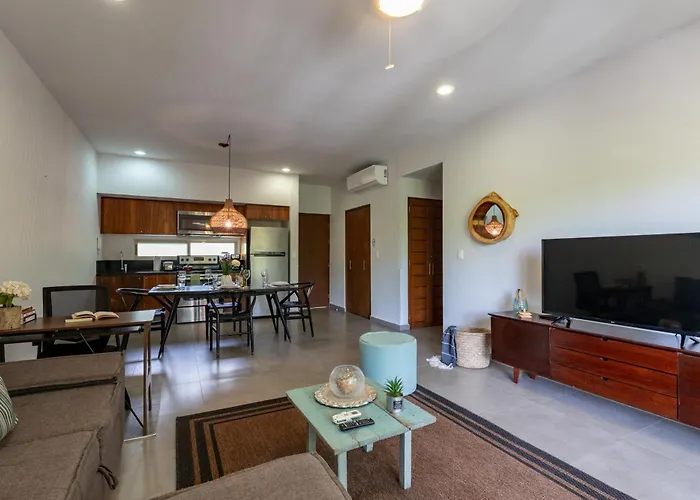 Apartment Spacious With Pool In Gated Community