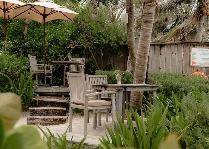 Spacious With Pool In Gated Community Apartment